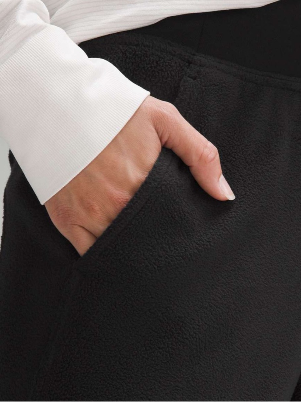 Lululemon Black Fleece Ripstop Cargo High-Rise Hiking Jogger Pants Black Size 6 - Picture 4 of 9